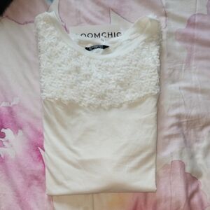 Bloomchic white lace deyail woman's short sleeved tunic, size 26